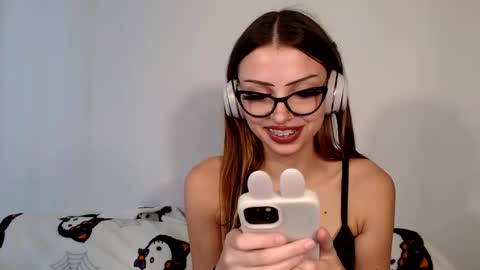 Snapshot of indigoelle chatting on 09/16/25, 04:52 Indigo Elle online show from 09/16/25, 04:52