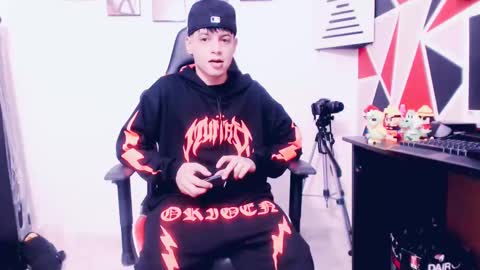 Snapshot of indomitablebeast chatting on 03/08/25, 05:17 matias online show from 03/08/25, 05:17