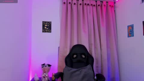 Snapshot of indra_cam chatting on 11/05/25, 04:01 Diana online show from 11/05/25, 04:01