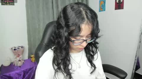 Snapshot of indra_cam chatting on 06/05/26, 06:42 Diana online show from 06/05/26, 06:42