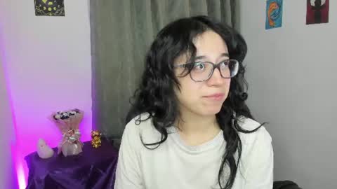 Snapshot of indra_cam chatting on 07/15/26, 01:22 Diana online show from 07/15/26, 01:22