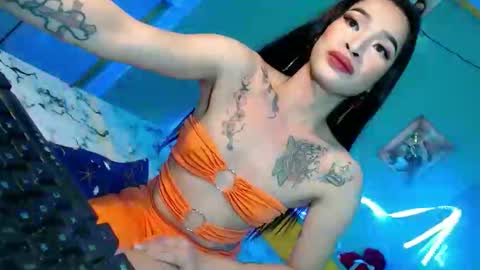Snapshot of indra_mae chatting on 04/21/26, 10:54 Mae online show from 04/21/26, 10:54
