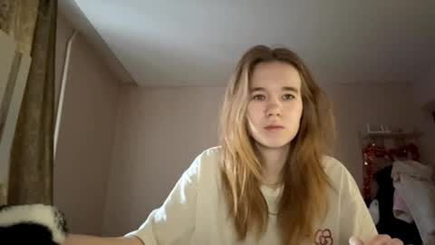 Snapshot of inespacheco chatting on 02/25/26, 01:21 Sofia online show from 02/25/26, 01:21