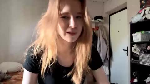 Snapshot of inespacheco chatting on 07/11/26, 01:03 Sofia online show from 07/11/26, 01:03