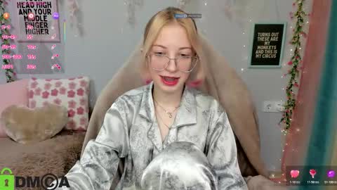 Mia online show from 03/03/26, 02:12