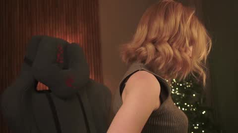 Snapshot of infinitysoul_ chatting on 12/12/24, 07:59 Alexa..  Inst     Fansly infinitysoul  online show from 12/12/24, 07:59