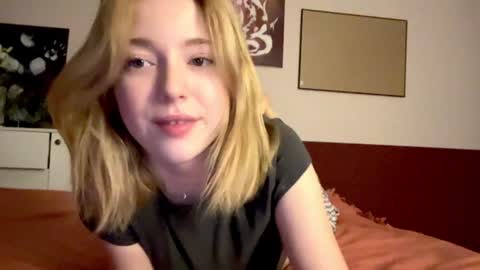 Snapshot of infinitysoul_ chatting on 01/01/25, 08:15 Alexa..  Inst     Fansly infinitysoul  online show from 01/01/25, 08:15