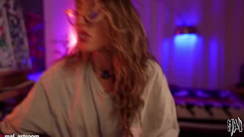 MAL ---  online show from 09/15/25, 12:21