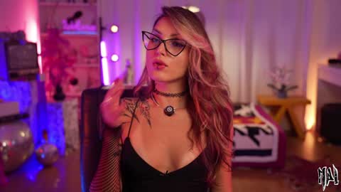 MAL ---  online show from 10/12/25, 11:26