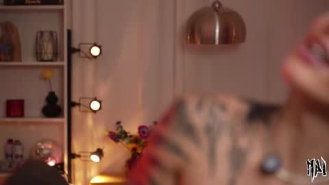 MAL ---  online show from 11/23/25, 10:31