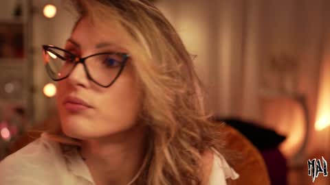 Snapshot of informal_ chatting on 02/27/26, 01:27 MAL --- online show from 02/27/26, 01:27