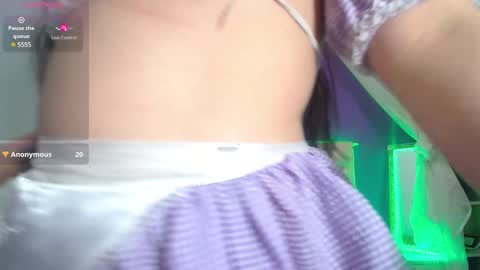 Snapshot of ingrid_casas chatting on 12/15/24, 05:53 Ingrid petite online show from 12/15/24, 05:53