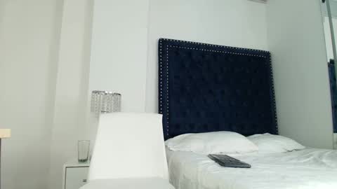 Ingrid online show from 10/24/25, 04:31