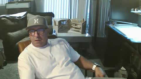 inittogetitin online show from 12/21/25, 10:17