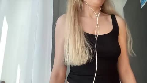 iniva05 online show from 04/14/26, 10:32