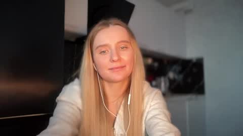 iniva05 online show from 04/18/26, 01:48