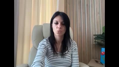 Snapshot of injaathome chatting on 05/25/26, 06:30 InjaAtHome online show from 05/25/26, 06:30