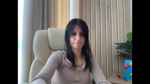 Snapshot of injaathome chatting on 05/28/26, 06:00 InjaAtHome online show from 05/28/26, 06:00