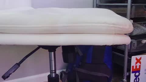 Snapshot of injmolder2 chatting on 03/01/25, 02:44 Hanging Out online show from 03/01/25, 02:44