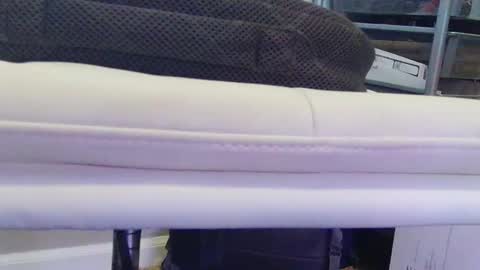 Snapshot of injmolder2 chatting on 10/07/25, 12:02 Hanging Out online show from 10/07/25, 12:02