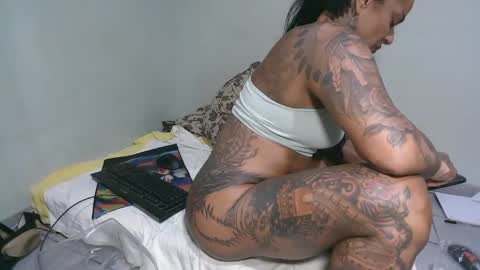 ink bella online show from 11/30/25, 08:24