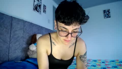 lyan onlyfans n linda online show from 04/04/26, 09:56