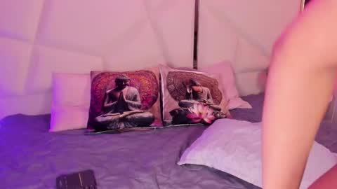 Indra online show from 03/18/26, 03:53