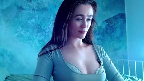 Lina online show from 03/07/26, 12:02