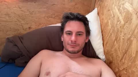 Snapshot of innocent__bystander chatting on 11/21/25, 10:14 innocent__bystander online show from 11/21/25, 10:14