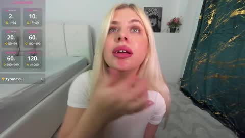 Eva online show from 11/27/25, 11:51