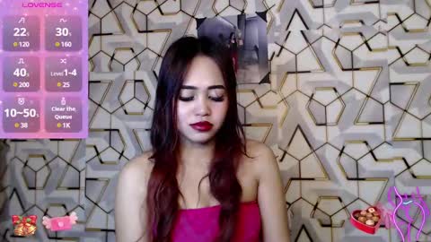 Snapshot of innocent_belle chatting on 12/15/24, 01:00 Belle online show from 12/15/24, 01:00