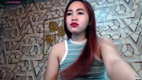 Snapshot of innocent_belle chatting on 01/13/25, 02:28 Belle online show from 01/13/25, 02:28