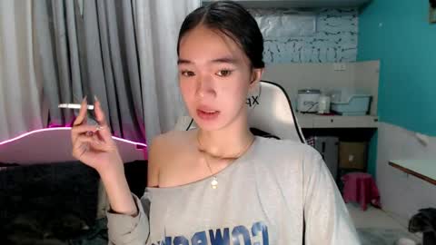 Reign online show from 04/19/26, 05:23