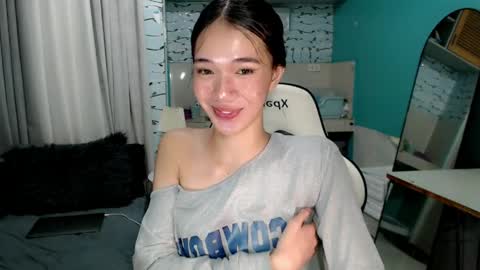 Snapshot of innocent_reign69 chatting on 06/07/26, 01:48 Reign online show from 06/07/26, 01:48