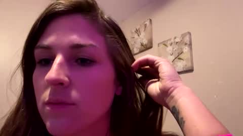 Snapshot of innocentlilsarah chatting on 10/15/25, 01:44 innocentlilsarah online show from 10/15/25, 01:44