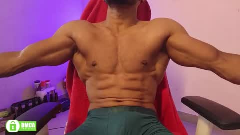 Snapshot of insanestud_miles chatting on 11/13/25, 06:45 Miles online show from 11/13/25, 06:45
