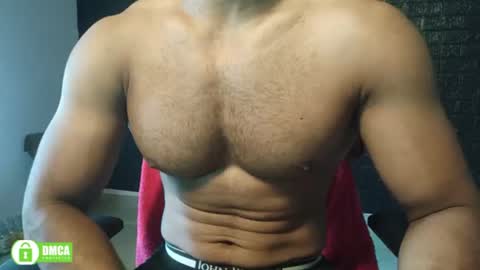 Snapshot of insanestud_miles chatting on 07/08/26, 07:46 Miles online show from 07/08/26, 07:46