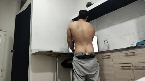 Snapshot of insistente chatting on 11/27/25, 02:41 INSTAGRAM camilodlx online show from 11/27/25, 02:41