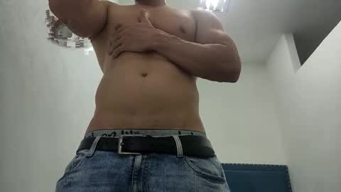 INSTAGRAM  camilodlx online show from 12/16/25, 07:30