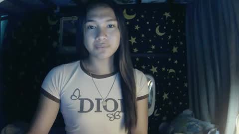 Snapshot of insulting_whoreifica chatting on 01/13/25, 01:13 MAXINE online show from 01/13/25, 01:13