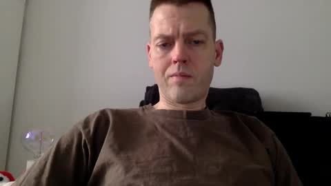 Snapshot of interestedhun chatting on 01/07/25, 11:37 InterestedHun online show from 01/07/25, 11:37