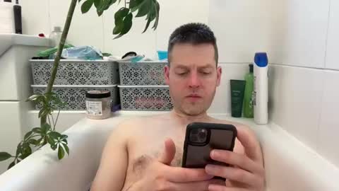 Snapshot of interestedhun chatting on 03/04/25, 12:33 InterestedHun online show from 03/04/25, 12:33