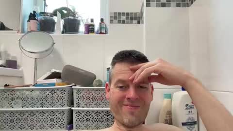 Snapshot of interestedhun chatting on 10/10/25, 08:46 InterestedHun online show from 10/10/25, 08:46