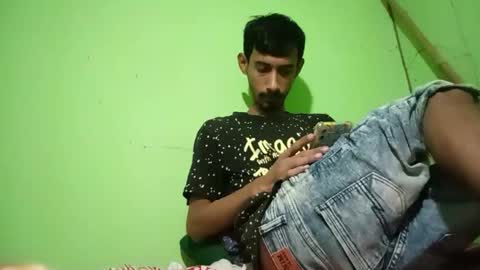 Snapshot of interne8famous chatting on 10/05/25, 11:41 interne8famous online show from 10/05/25, 11:41