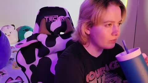 Faye online show from 12/29/24, 01:56