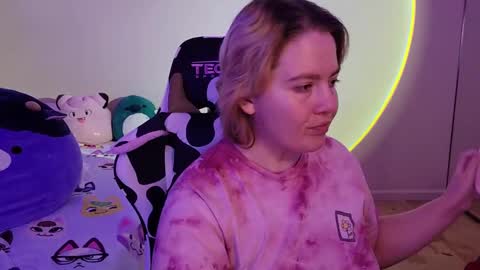 Faye online show from 01/01/25, 02:42