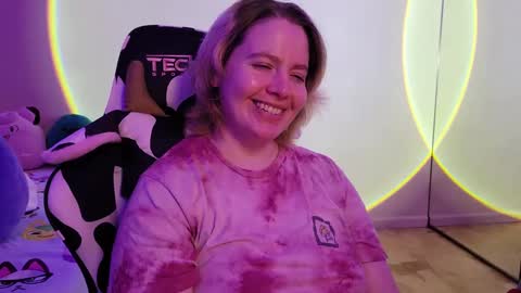 Faye online show from 02/19/25, 04:34