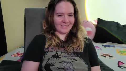 Snapshot of internetfairy_xo chatting on 05/15/26, 01:34 Faye online show from 05/15/26, 01:34