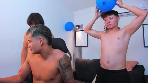 Damian Sam Jack Daniel and James online show from 09/18/25, 02:35