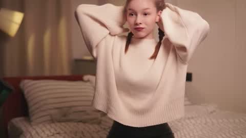 Avie online show from 03/10/26, 02:44